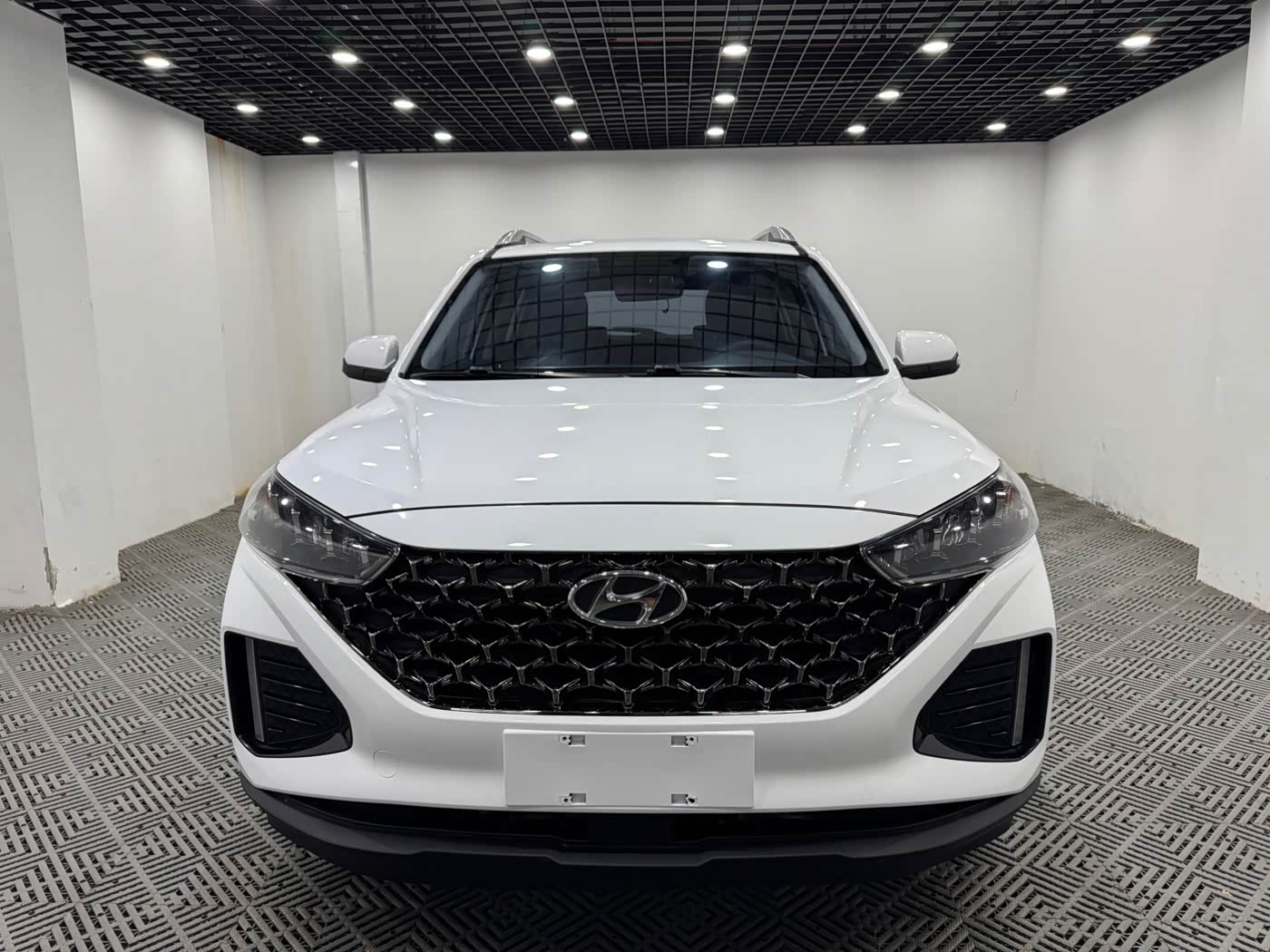 Hyundai Beijing Hyundai ix35 1.4 л 2022 г. Белый, пробег 33400 км