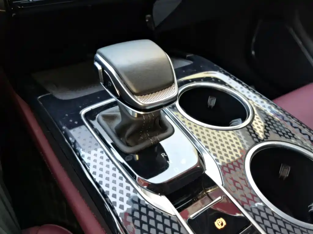 Hongqi Hongqi HS3 PHEV — миниатюра 14
