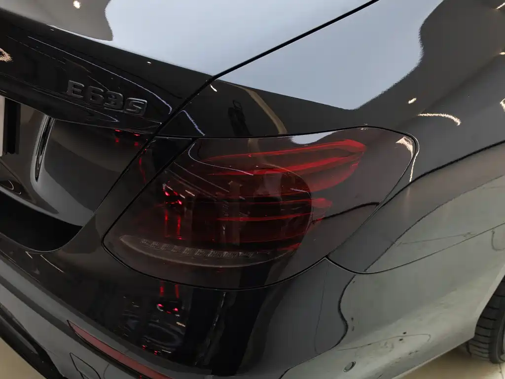 Mercedes-Benz E-Class — миниатюра 18