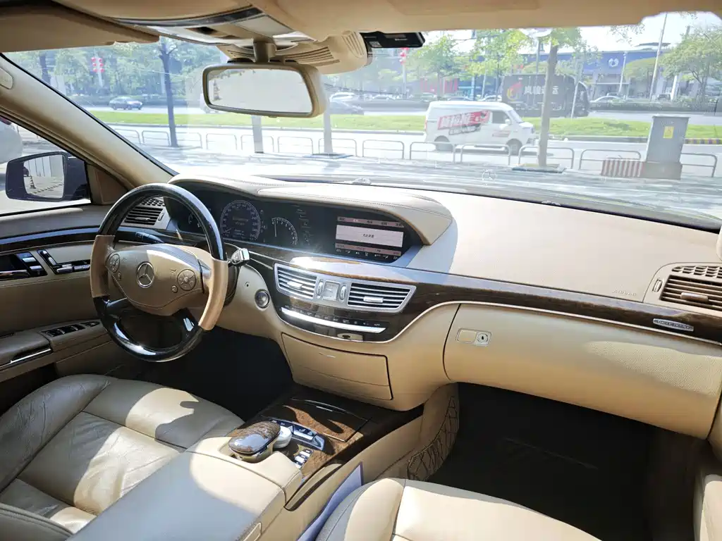 Mercedes-Benz S-Class — миниатюра 8