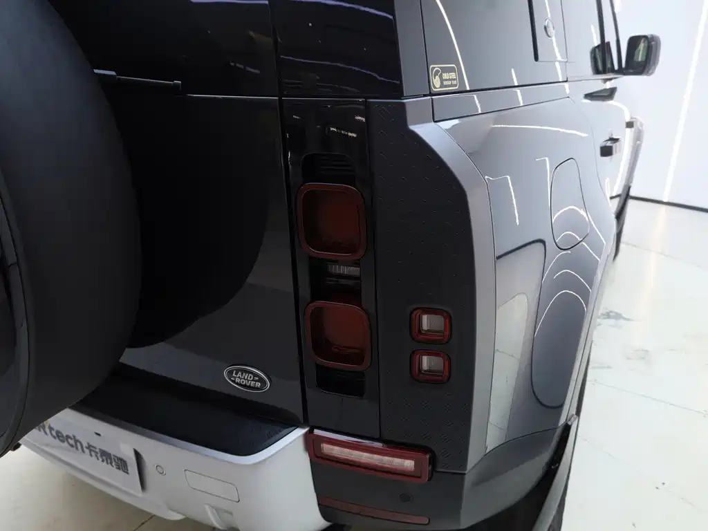 Land Rover Defender — миниатюра 28