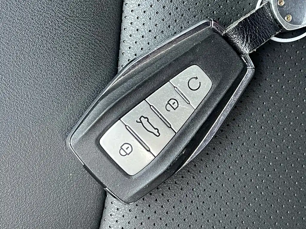 Geely Emgrand S - фото 15