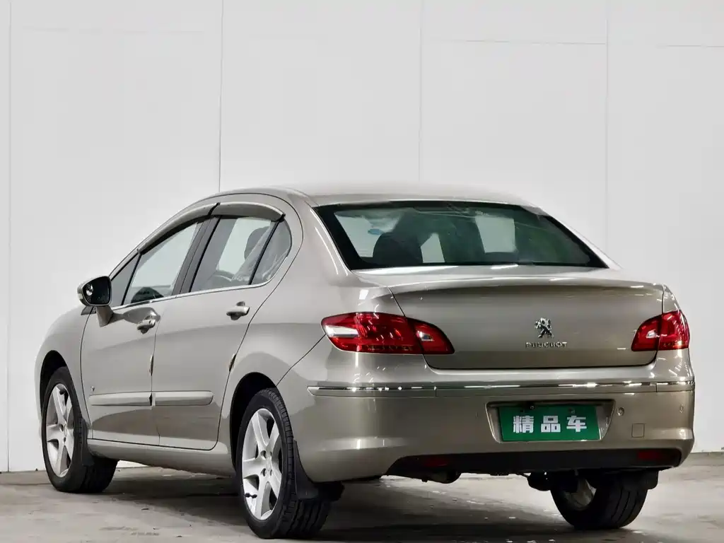 Peugeot 408 2013 2.0L MT Comfort