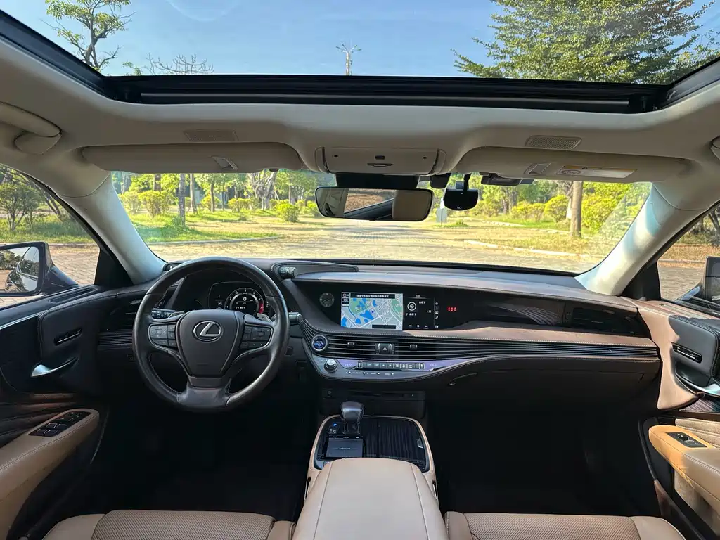 Lexus LS — миниатюра 17