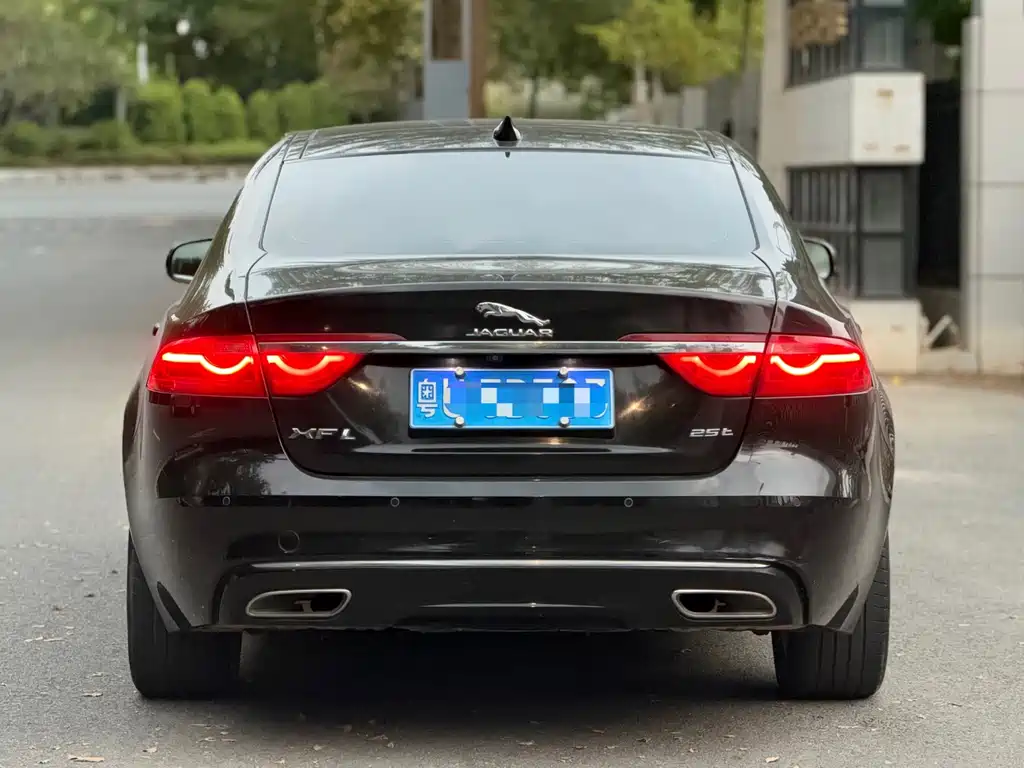 Jaguar XFL — миниатюра 8
