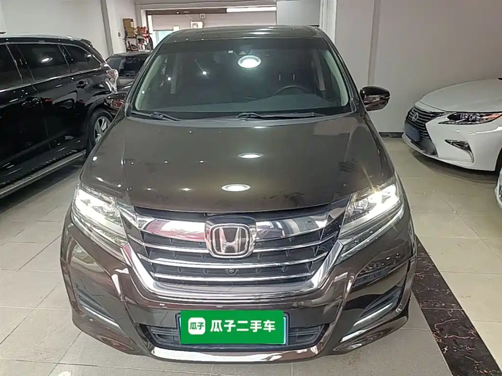 Honda Elysion 2016 2.4L