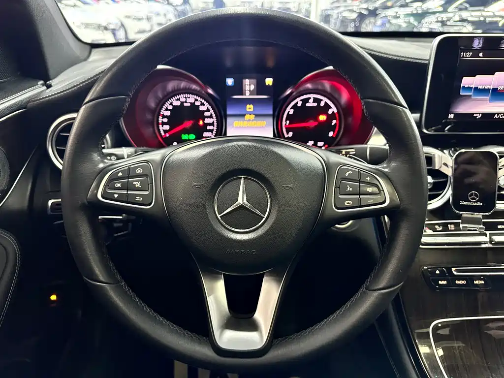 MERCEDES-BENZ GLC