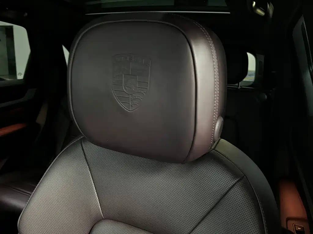 Porsche Cayenne — миниатюра 16