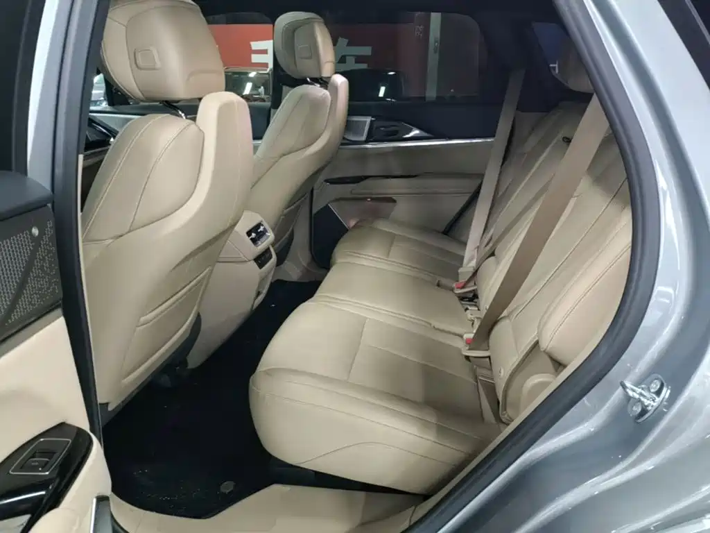Cadillac XT5 — миниатюра 17