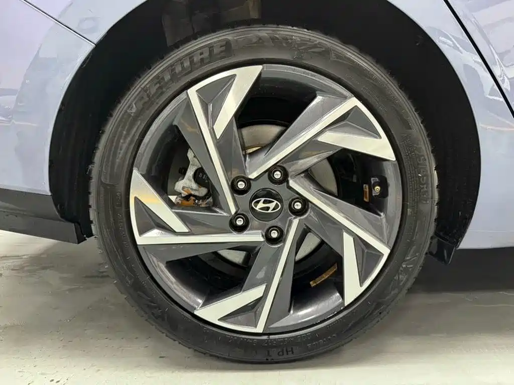 Hyundai Elantra — миниатюра 19