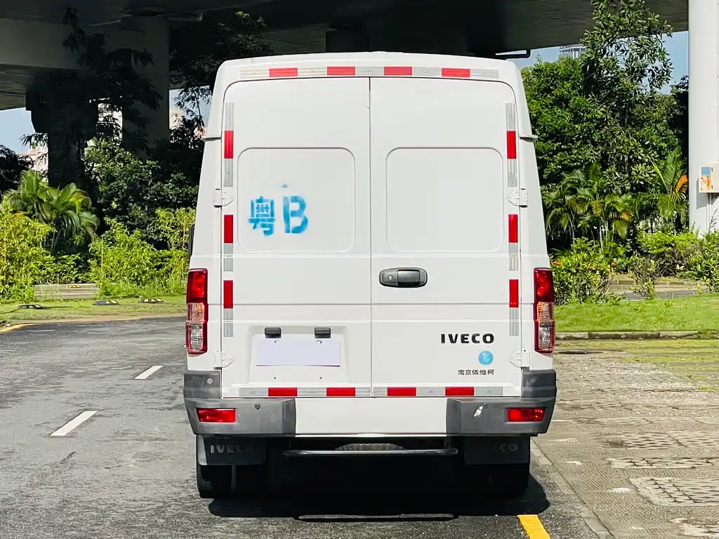 IVECO PROUD