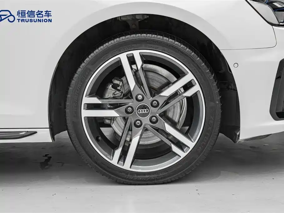 Audi A4L 2022 40 TFSI Luxury