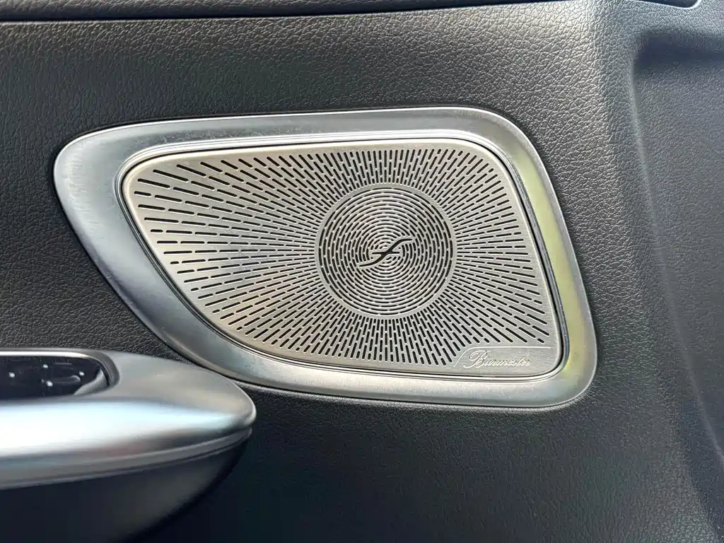 Mercedes-Benz C-Class — миниатюра 16