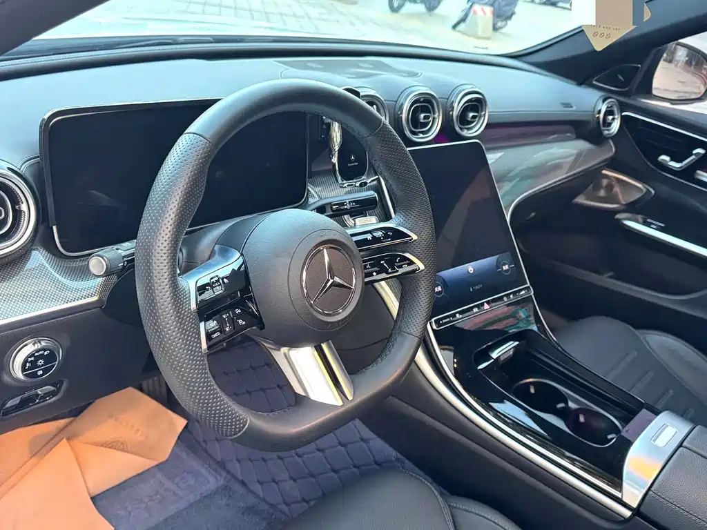 Mercedes-Benz C-Class — миниатюра 11