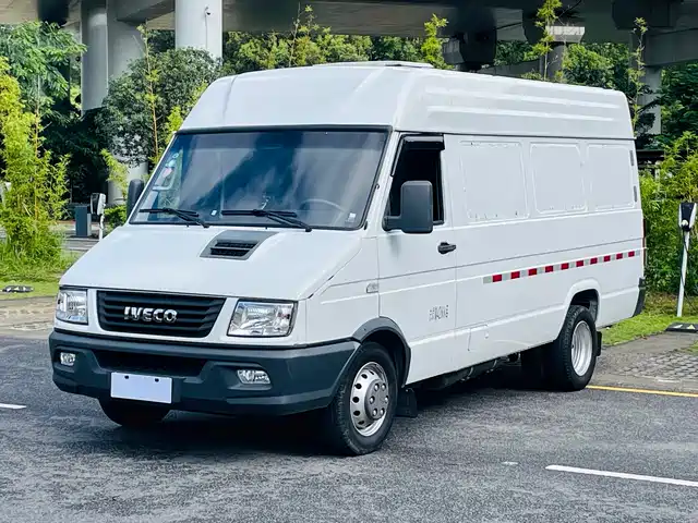 IVECO PROUD 2024