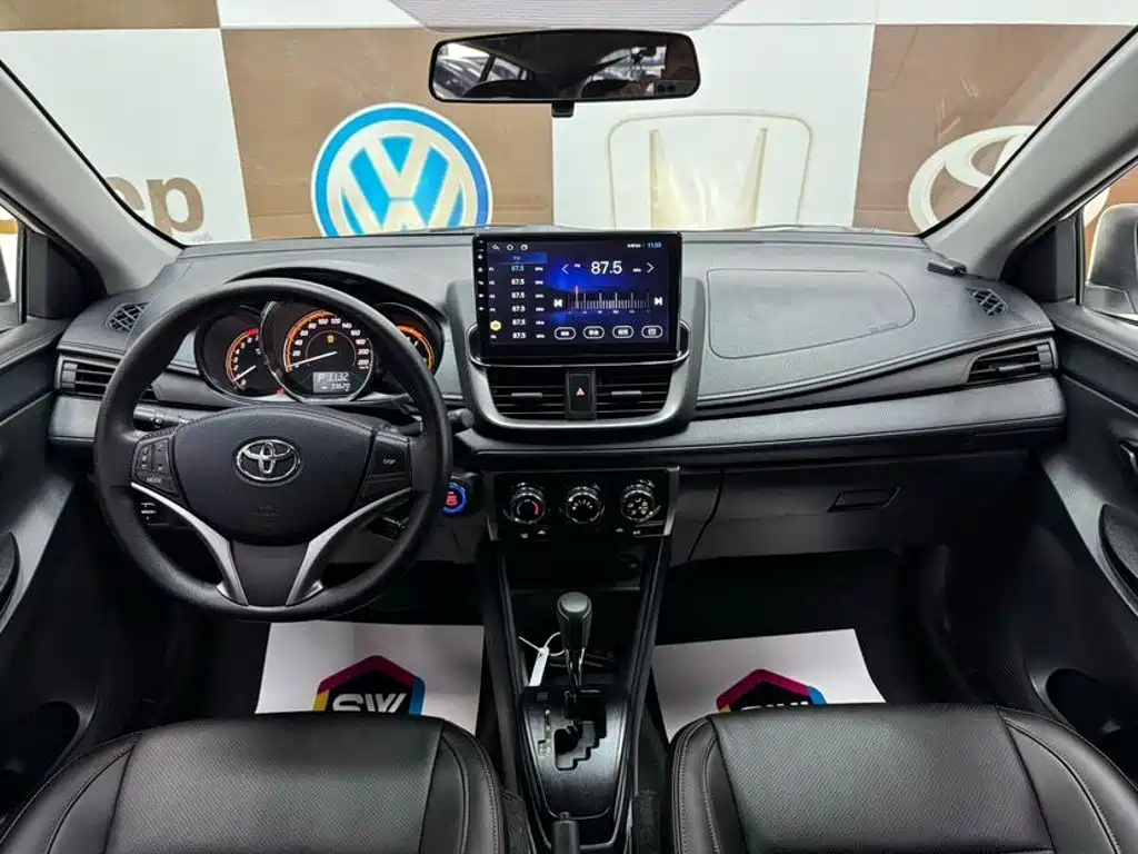Toyota Yaris L — миниатюра 9