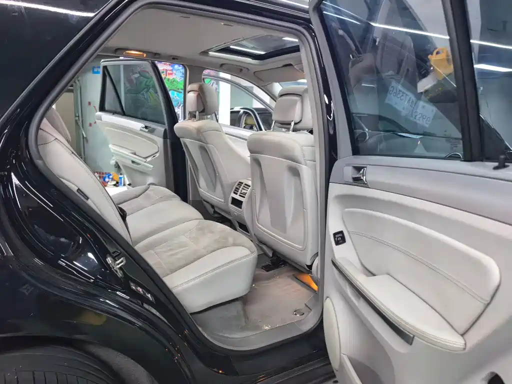 Mercedes-Benz M 2010 ML 300 4MATIC
