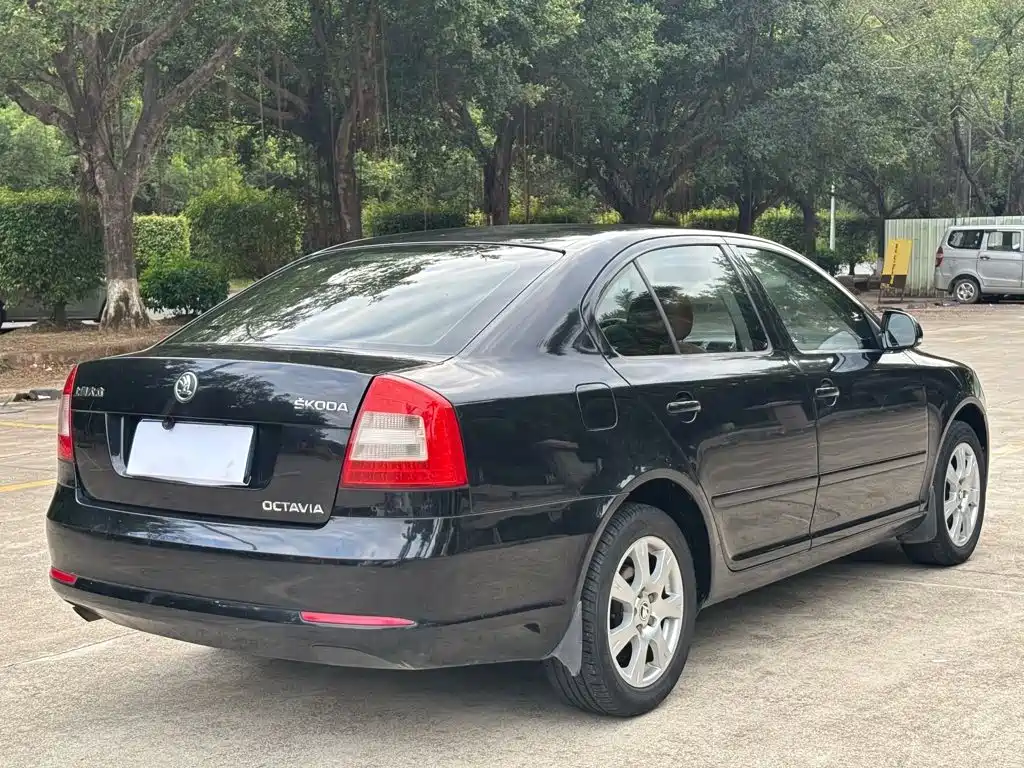 Skoda Octavia — миниатюра 9