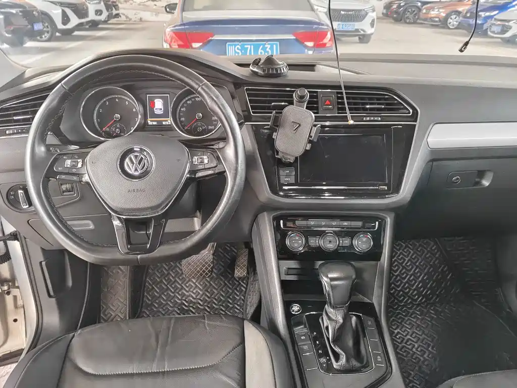 Volkswagen Tiguan L — миниатюра 4