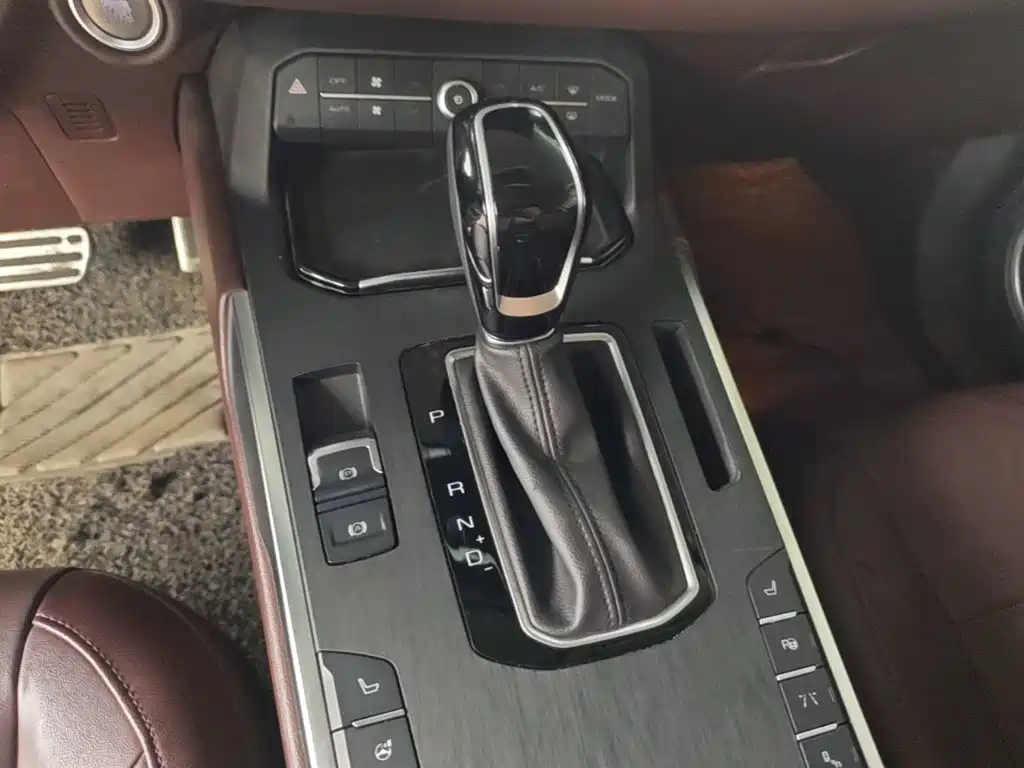 Wey Wey VV5 — миниатюра 14