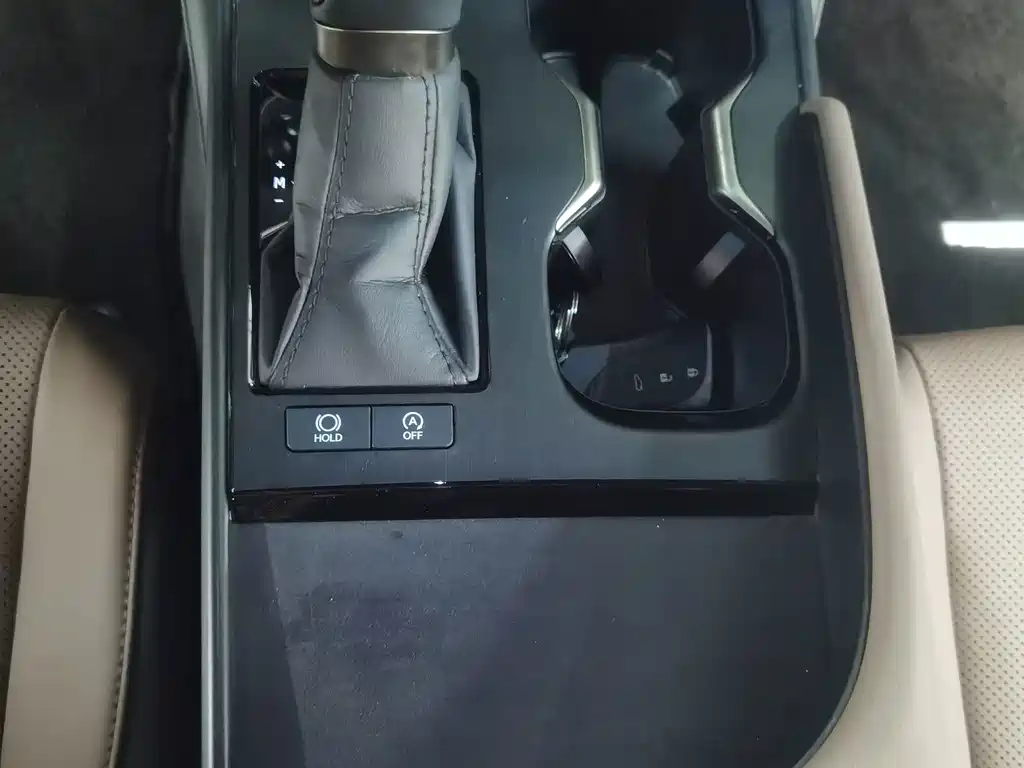 Lexus ES — миниатюра 8