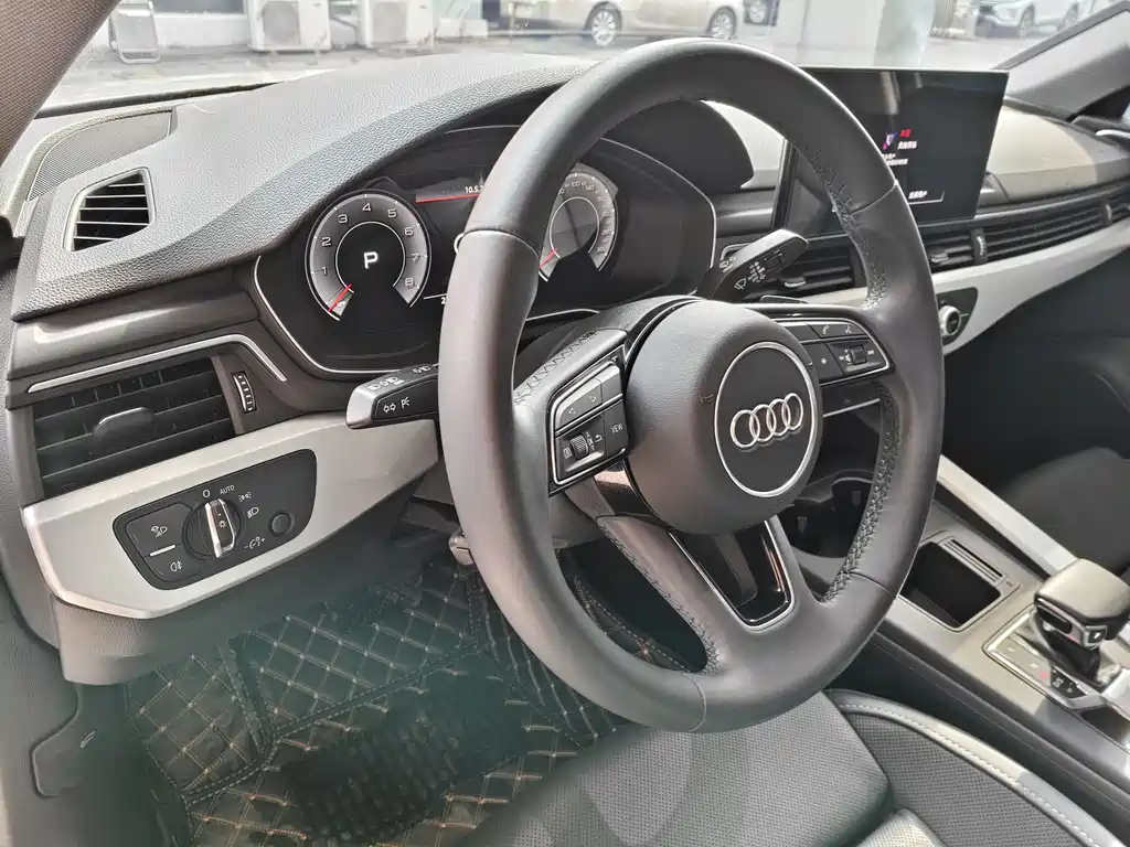 Audi A4L 2023 40 TFSI Fashion