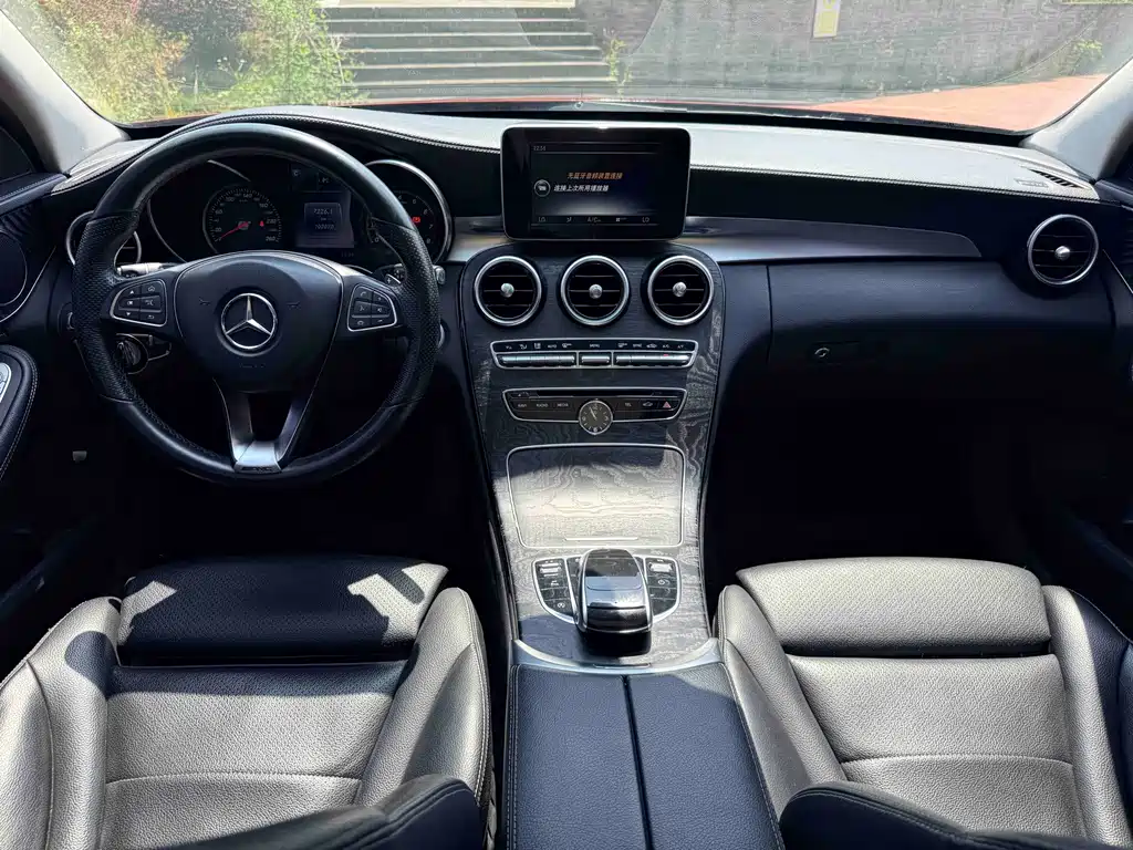 Mercedes-Benz C-Class — миниатюра 6