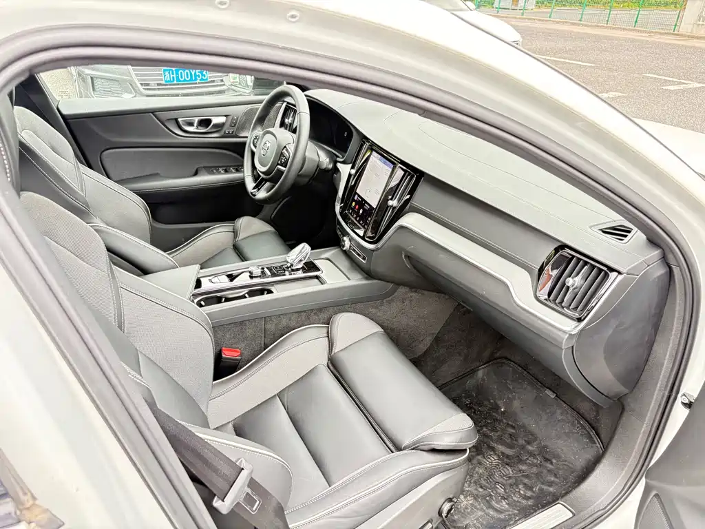 Volvo S60 — миниатюра 9