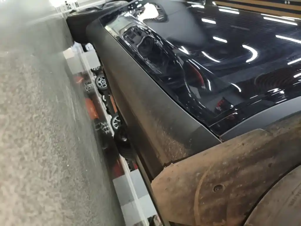 Tesla Model Y — миниатюра 21