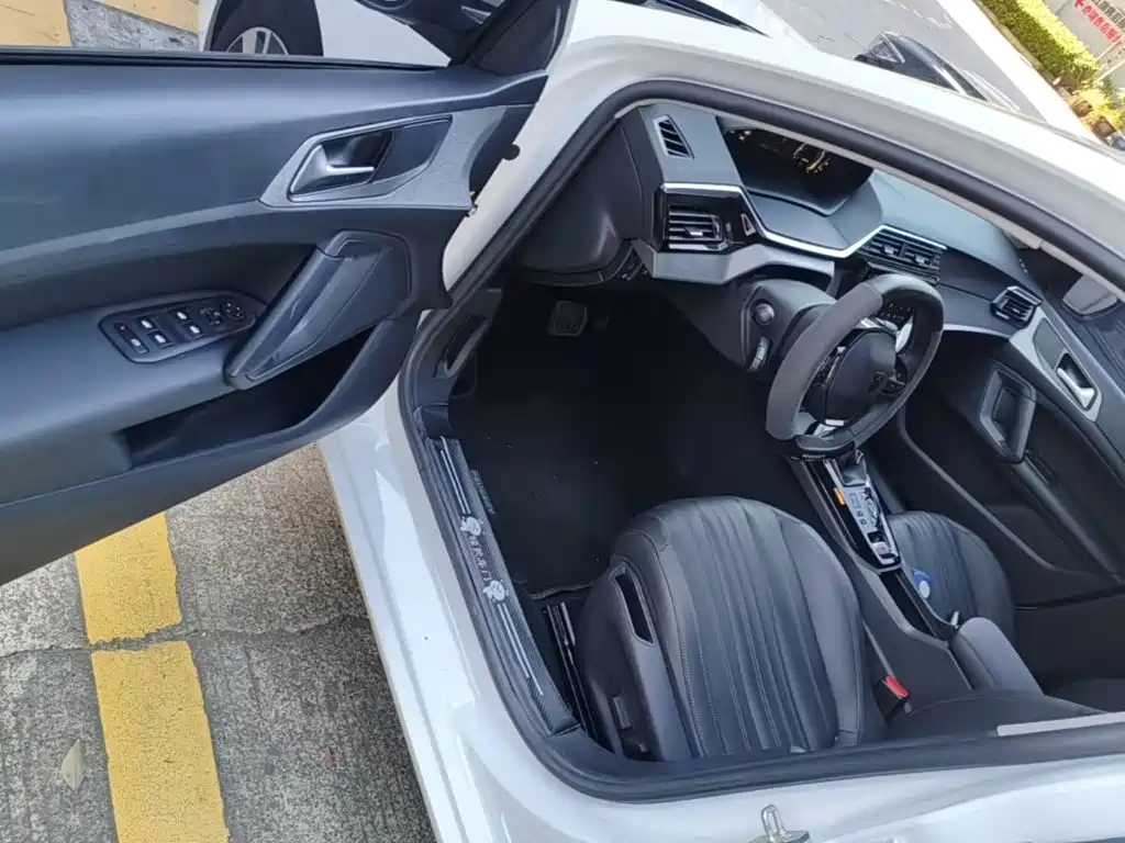 Peugeot 408 — миниатюра 16
