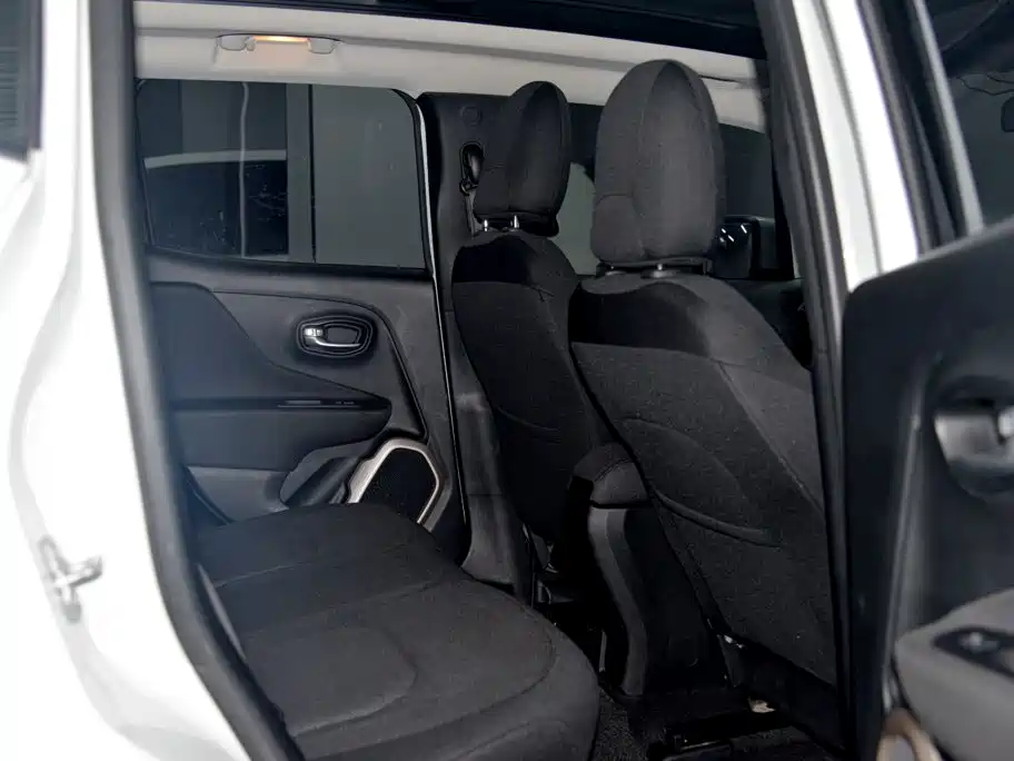 Jeep Renegade — миниатюра 13