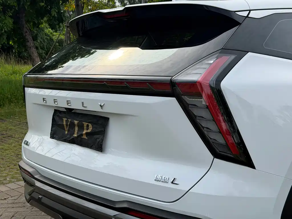 Geely Boyue L — миниатюра 10