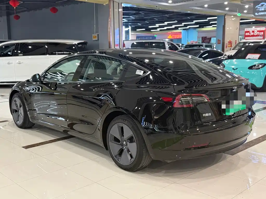 Tesla Model 3 — миниатюра 9