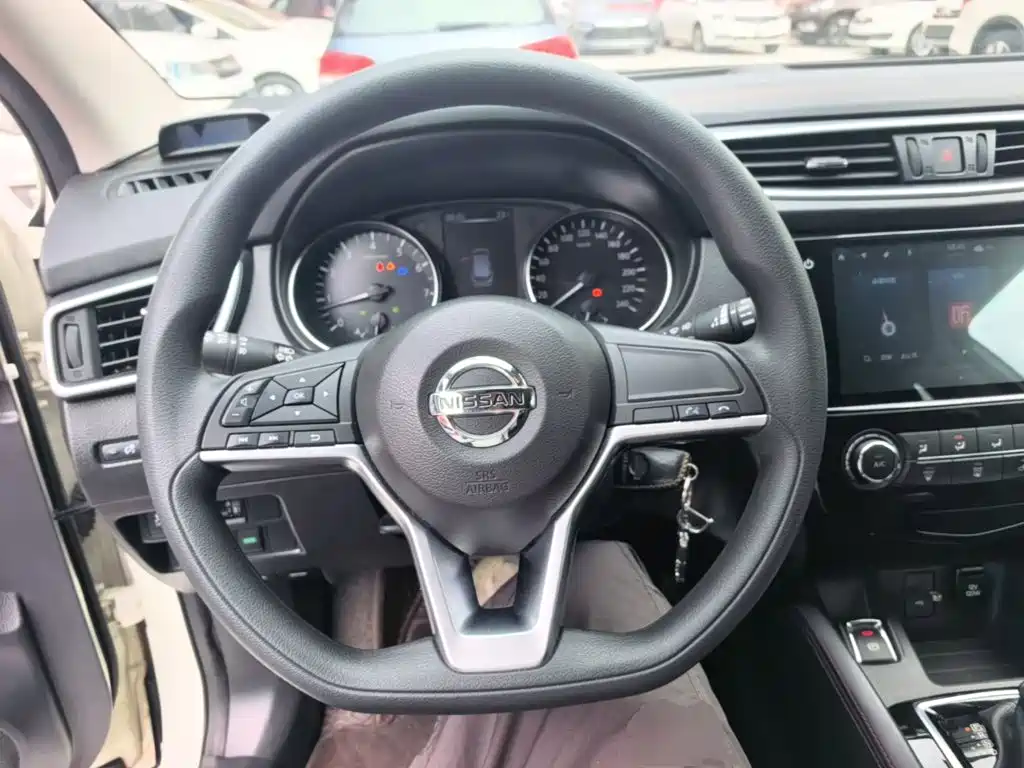 Nissan Qashqai — миниатюра 11