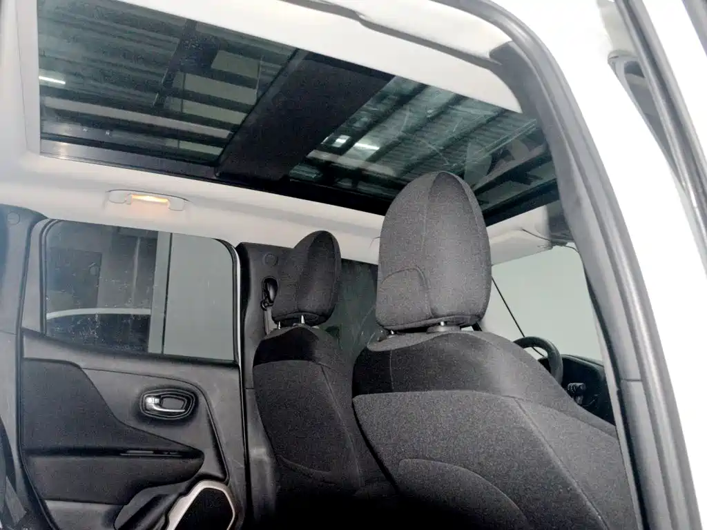Jeep Renegade — миниатюра 14