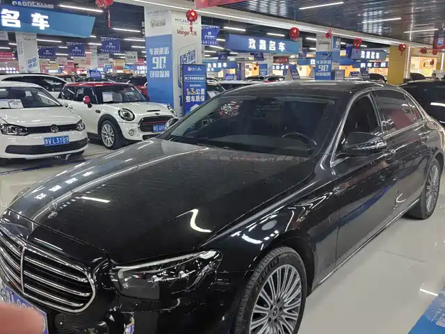 MERCEDES-BENZ E CLASS