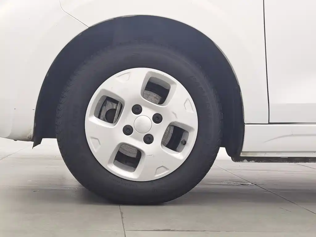 Roewe Clever — миниатюра 17
