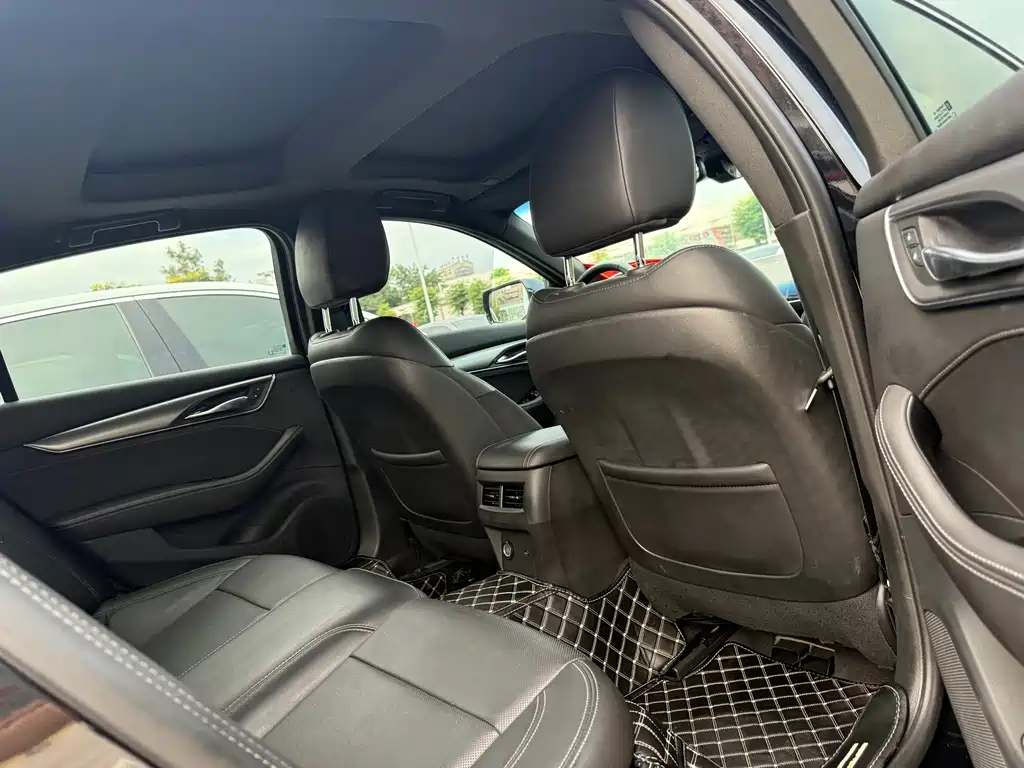 Cadillac CT5 — миниатюра 13