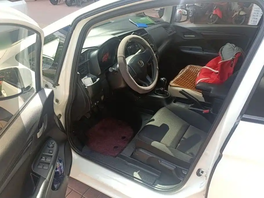 Honda Fit — миниатюра 18