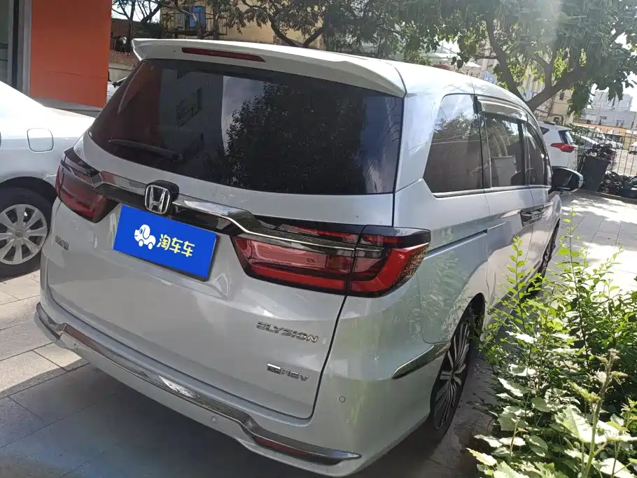 Honda Elysion — миниатюра 3