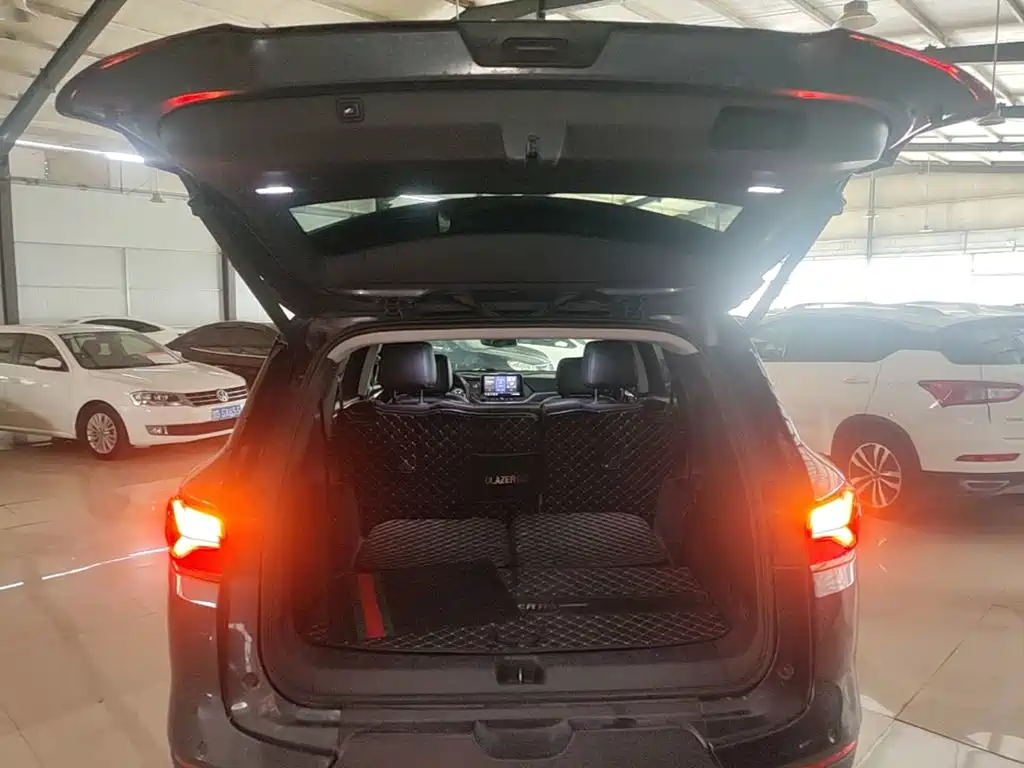 Chevrolet Blazer — миниатюра 19