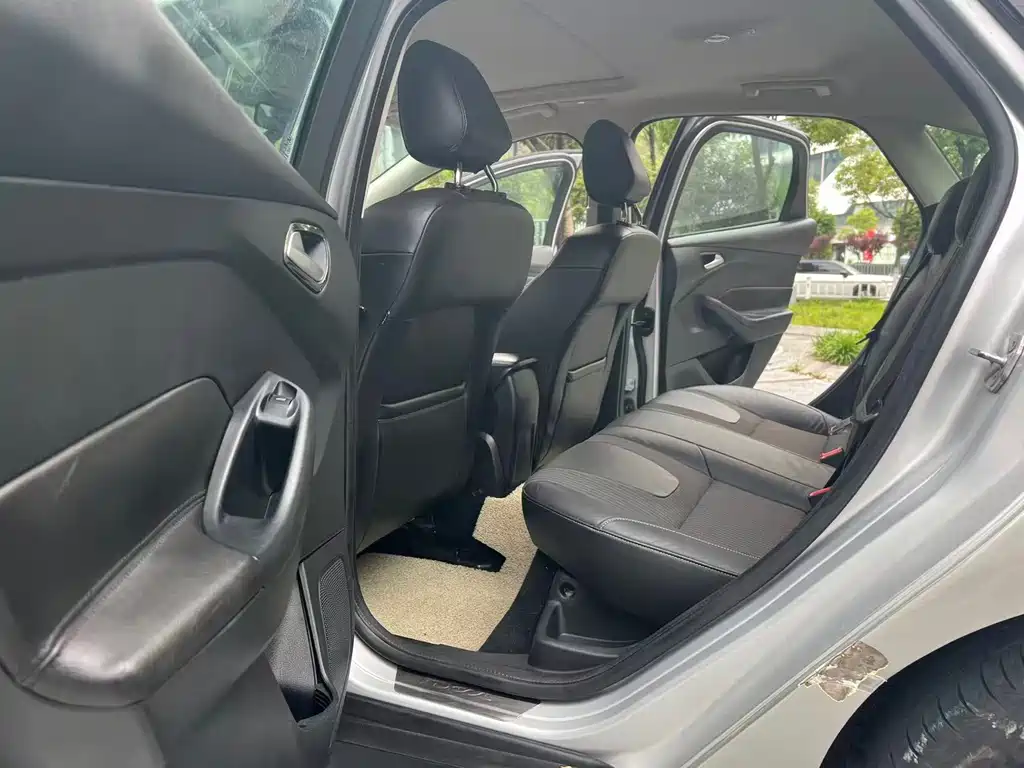 Ford Focus — миниатюра 10