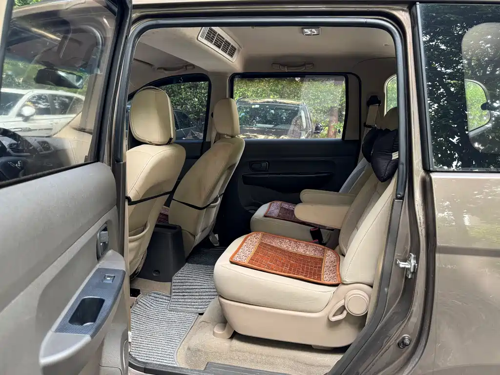 Wuling Hongguang — миниатюра 11