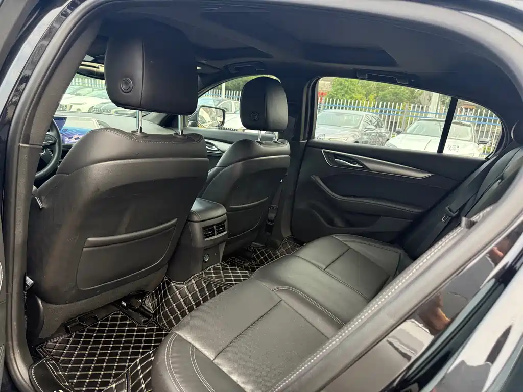 Cadillac CT5 — миниатюра 9