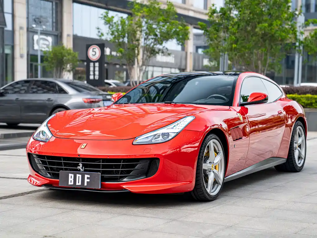 Купить Ferrari GTC4Lusso