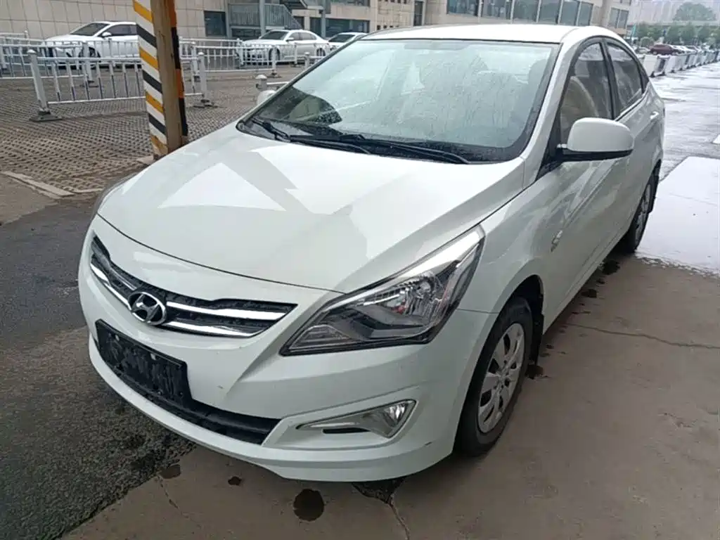 Hyundai Verna 2015