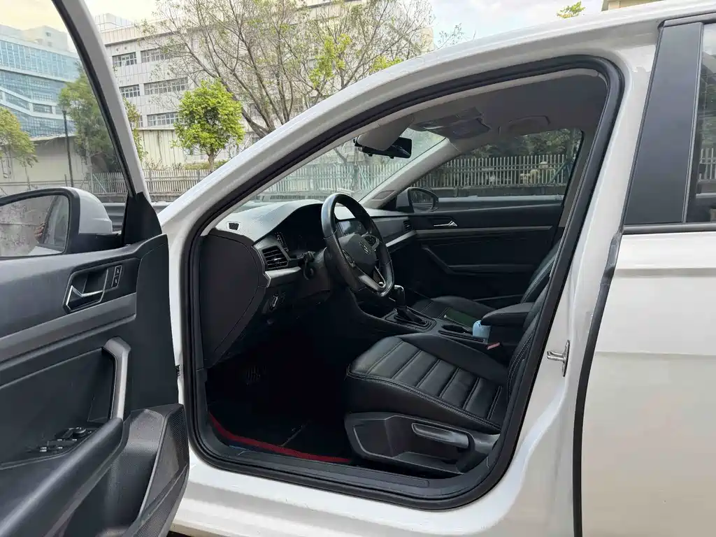 Volkswagen Lavida — миниатюра 3