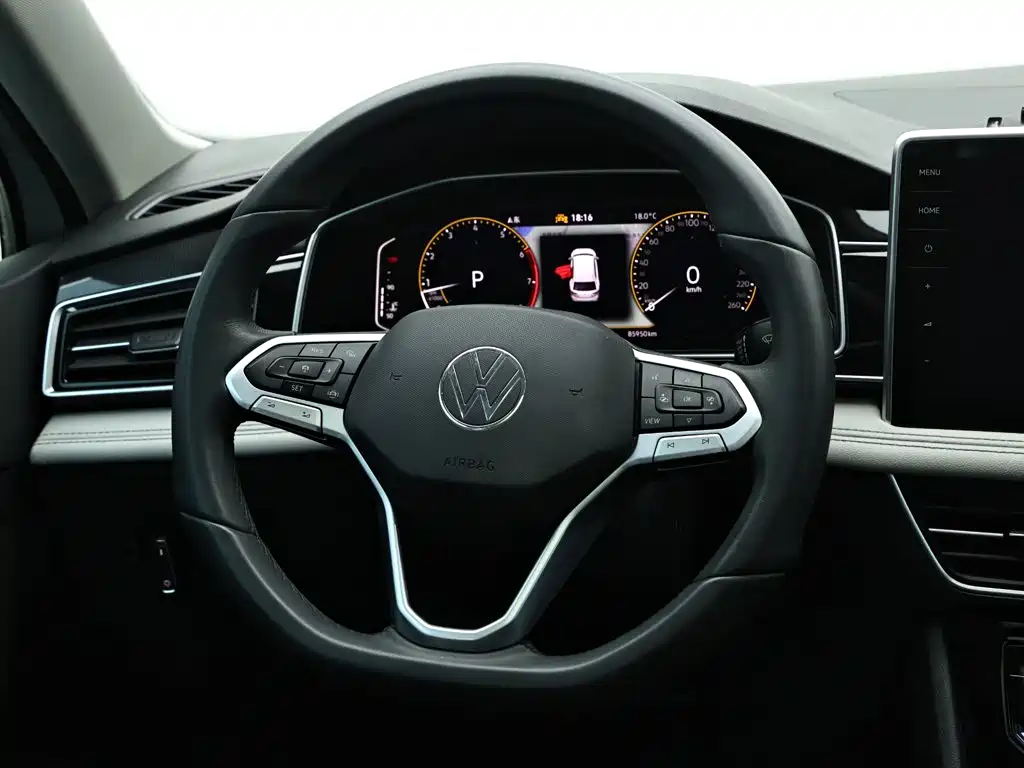 Volkswagen Tiguan L — миниатюра 15