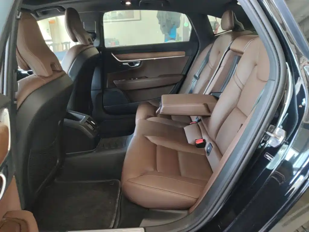 Volvo S90 — миниатюра 17