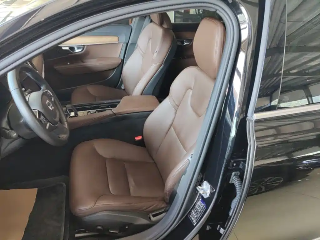Volvo S90 — миниатюра 15